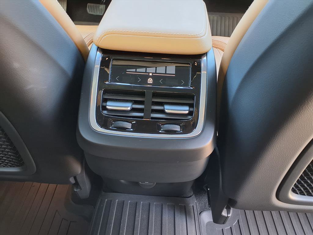 Certified 2023 Volvo XC60 B6 Ultimate image 17