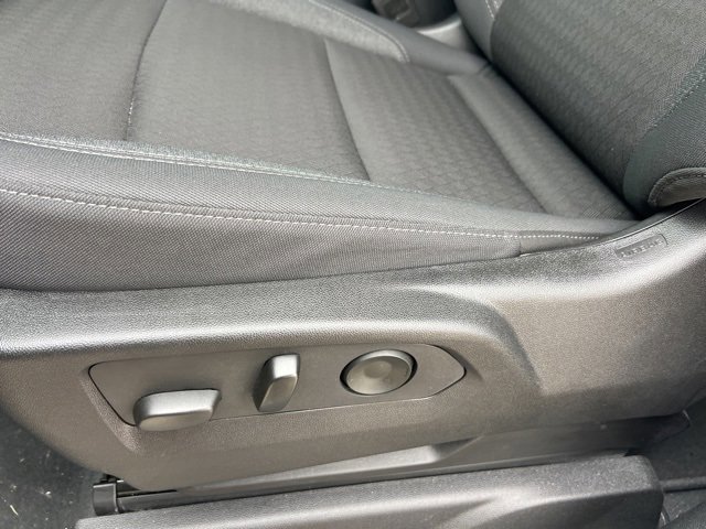 Used 2025 Chevrolet Suburban LS image 8