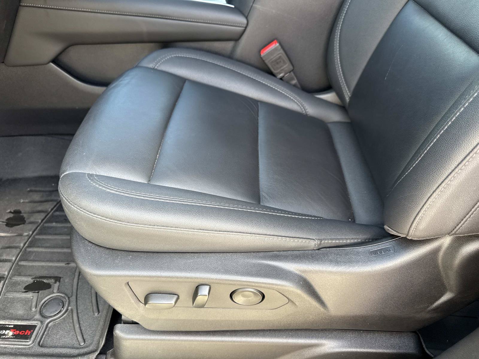 Used 2025 Chevrolet Tahoe Z71 w/ Comfort Package AWD/4WD image 20