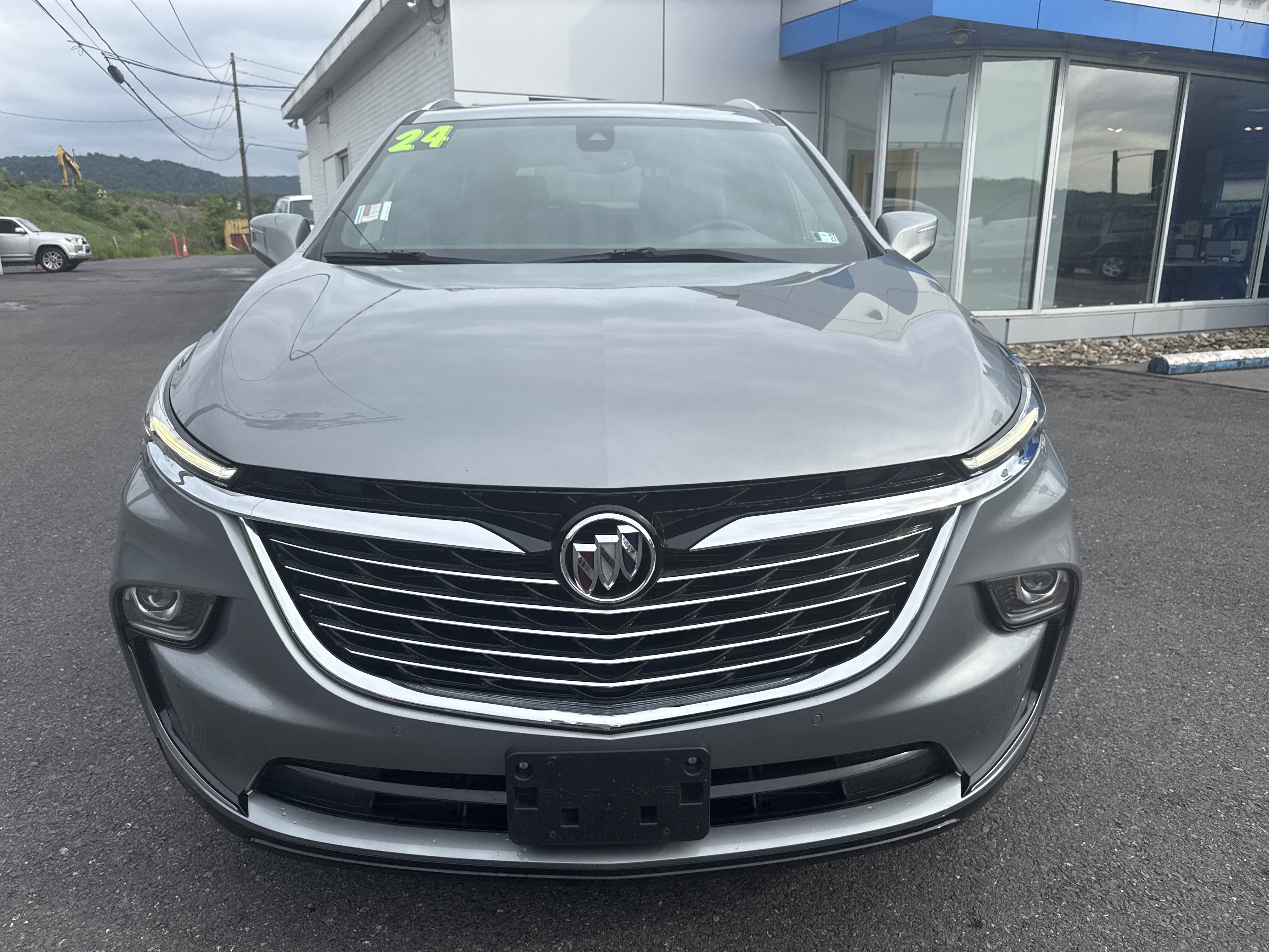 Used 2024 Buick Enclave Essence w/ Experience Buick Package AWD/4WD image 8