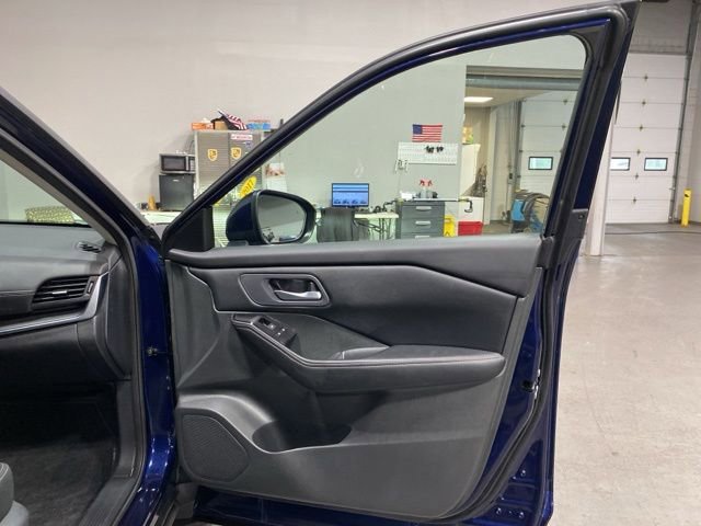 Certified 2026 Nissan Rogue SV AWD/4WD image 22
