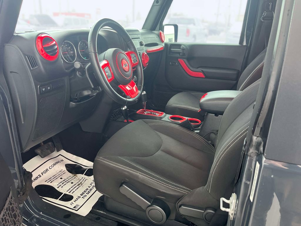 Used 2017 Jeep Wrangler Rubicon w/ Power Convenience Group image 13