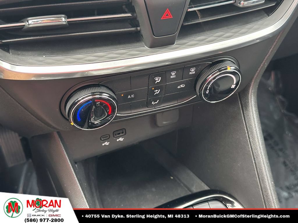 Certified 2024 Buick Encore GX Preferred FWD image 25
