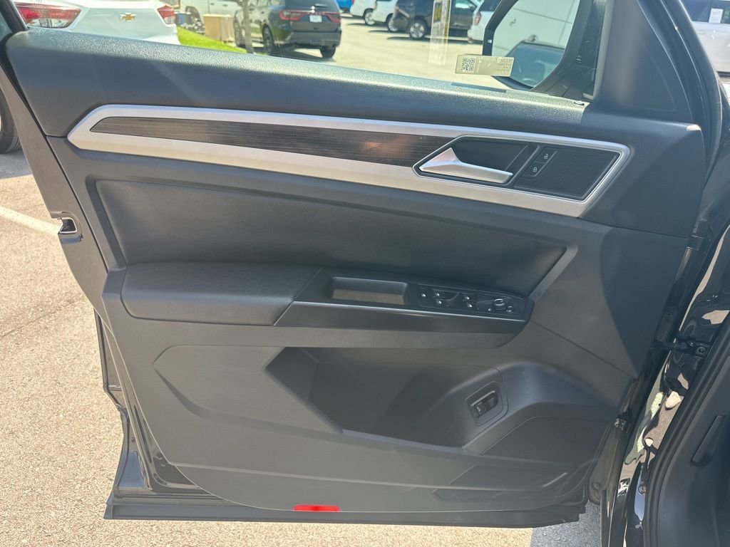 Used 2018 Volkswagen Atlas SEL FWD image 10