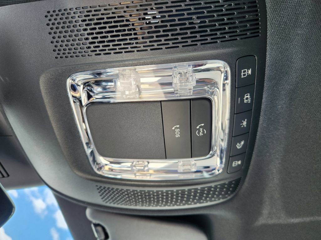 Used 2025 Mercedes-Benz GLA 250 4MATIC image 29