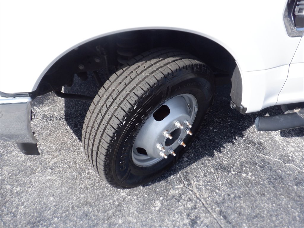 Used 2018 Ford F350 XL w/ Power Equipment Group image 19