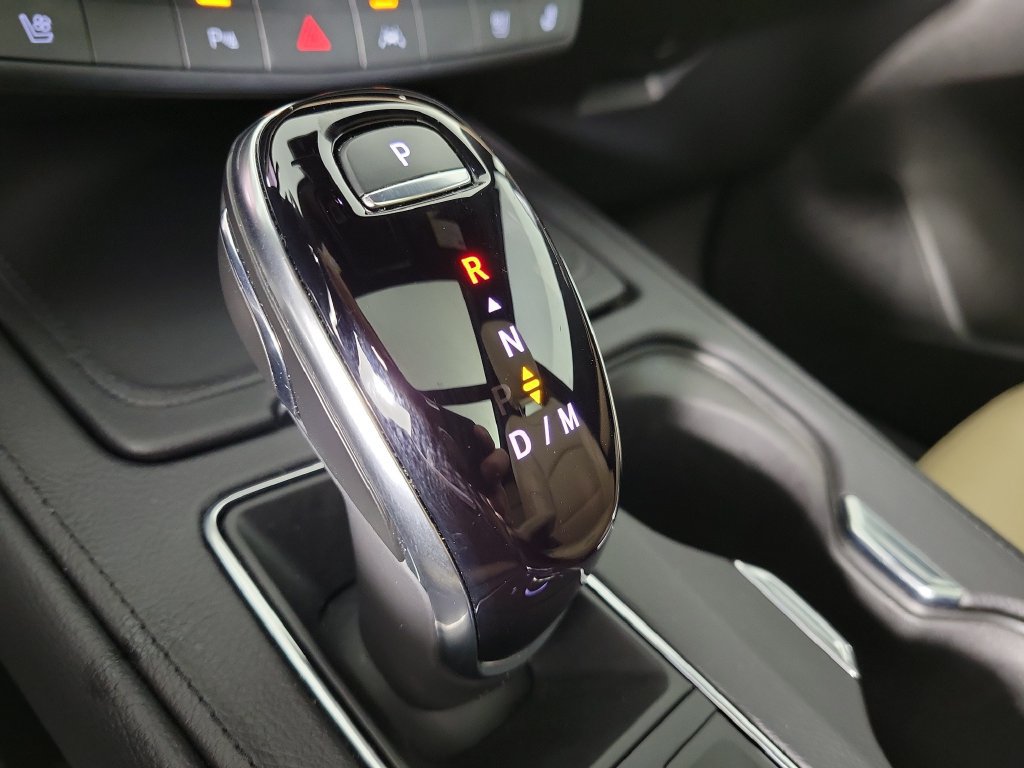 Used 2025 Cadillac XT4 Premium Luxury FWD image 26