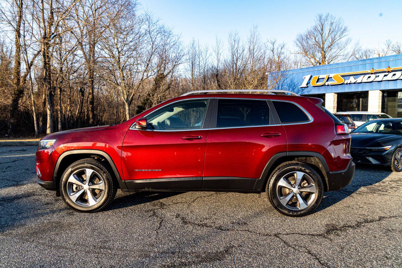 Used 2021 Jeep Cherokee Limited w/ Elite Package AWD/4WD image 3