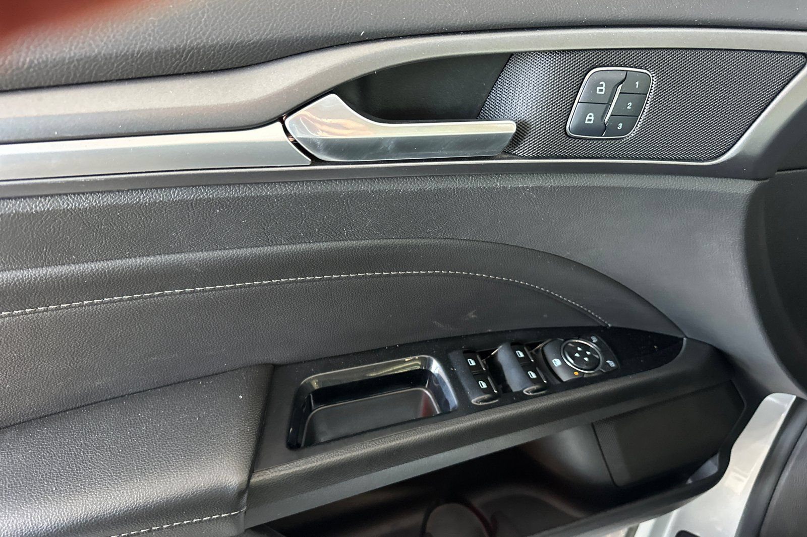 Used 2016 Ford Fusion Energi Titanium w/ Driver Assist Package FWD image 8