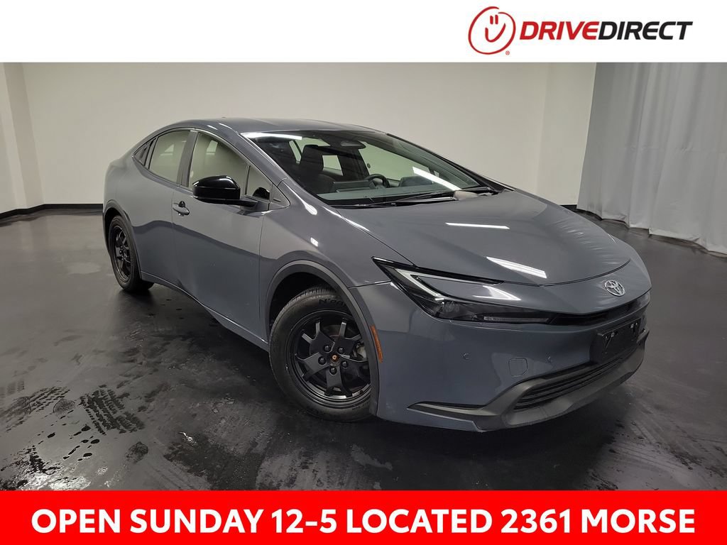 Used 2023 Toyota Prius LE FWD image 1