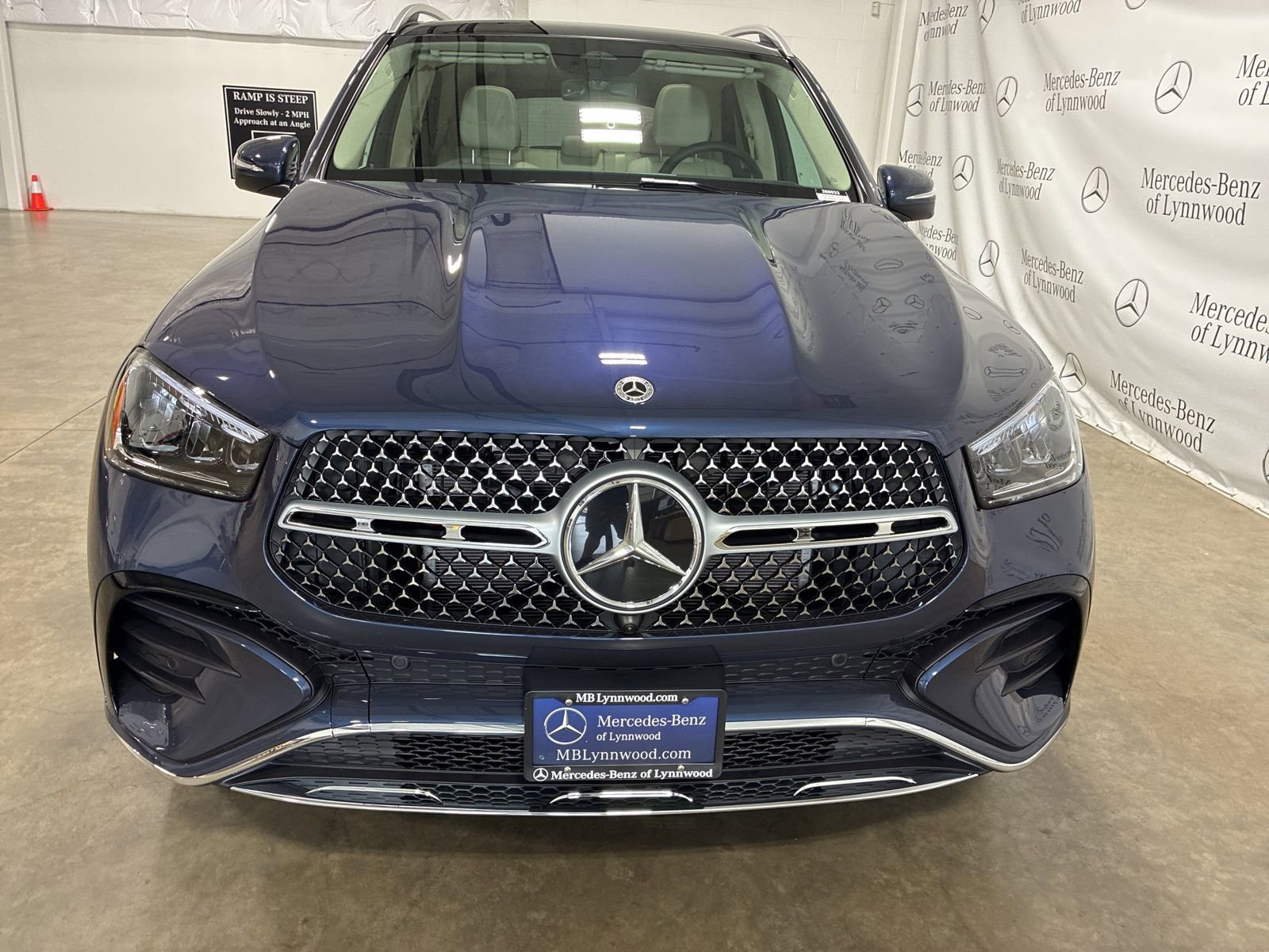 New 2026 Mercedes-Benz GLE 450 4MATIC image 2
