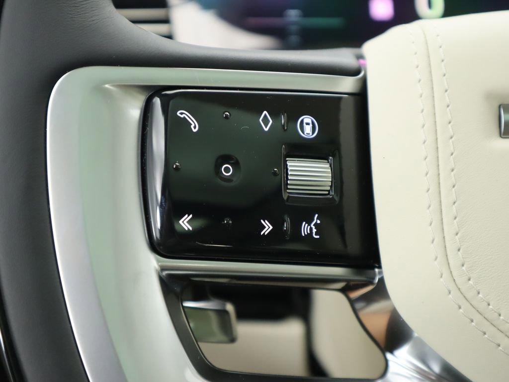 New 2025 Land Rover Range Rover SE image 12