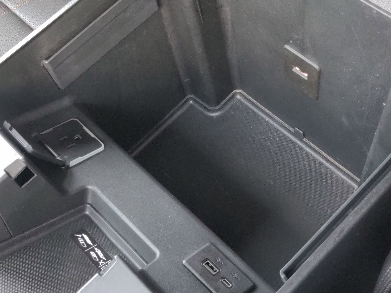 Used 2024 Chevrolet Silverado 2500 High Country w/ High Country Premium Package image 21