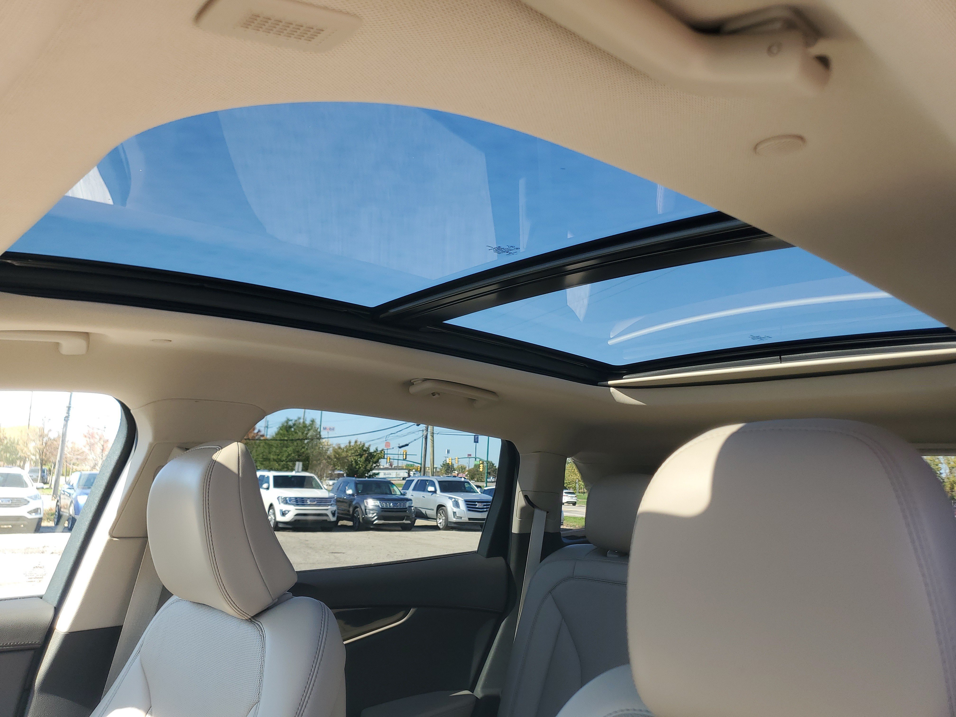 Used 2023 Lincoln Nautilus Reserve AWD/4WD image 11