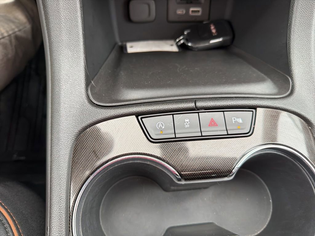 Certified 2022 GMC Acadia AT4 w/ Technology Package image 17