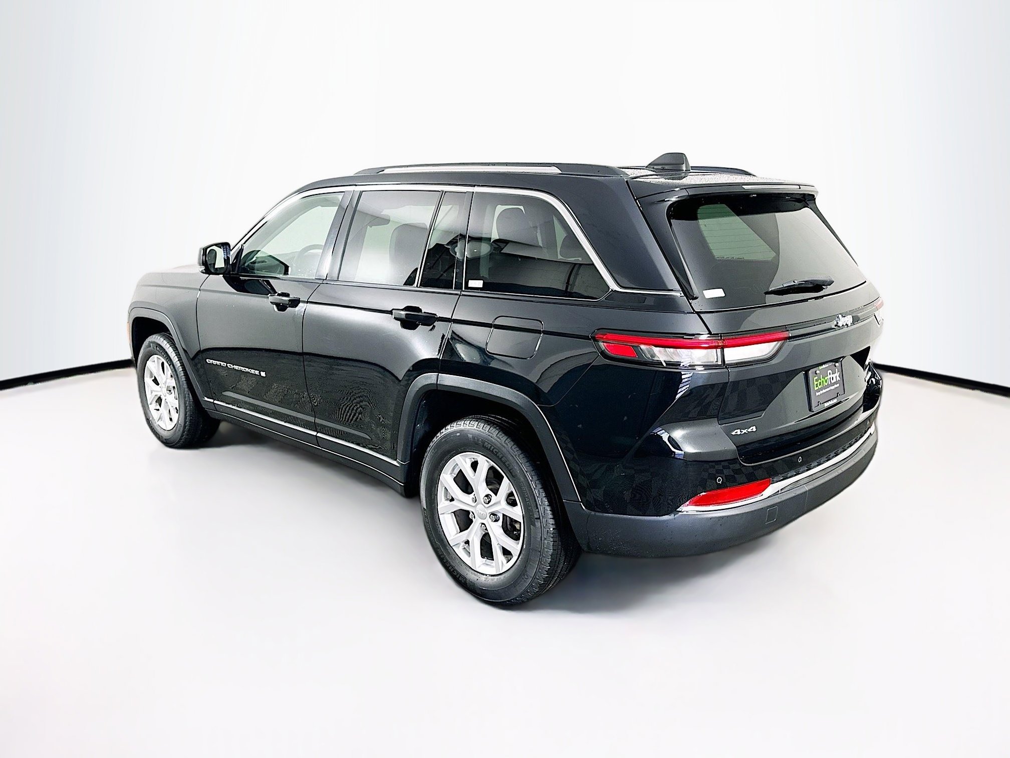 Used 2023 Jeep Grand Cherokee Limited w/ Trailer Tow Prep Group (B) image 5