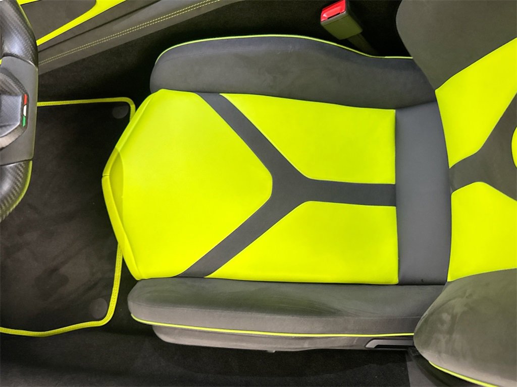Used 2024 Lamborghini Revuelto image 19