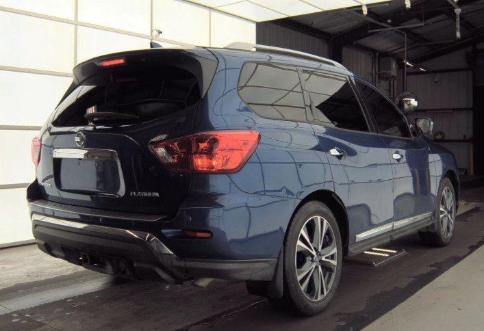 Used 2019 Nissan Pathfinder Platinum image 2
