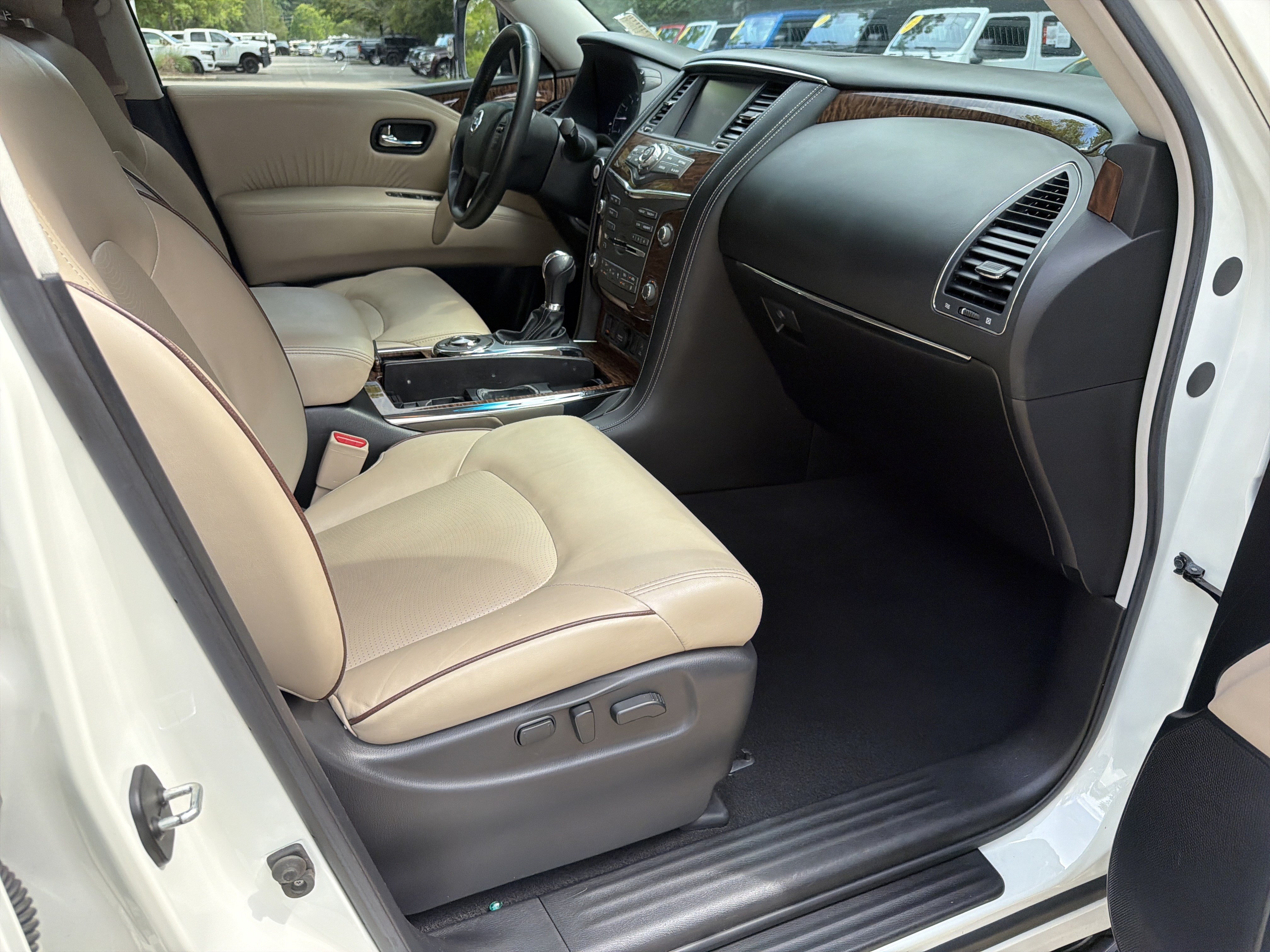 Used 2017 Nissan Armada SL w/ Interior Lighting Package RWD image 13