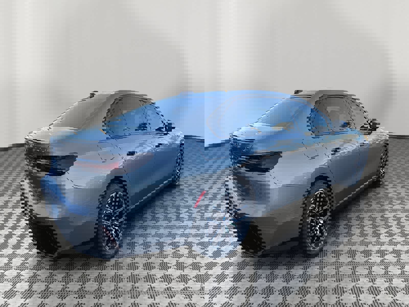 Certified 2023 BMW 740i image 3