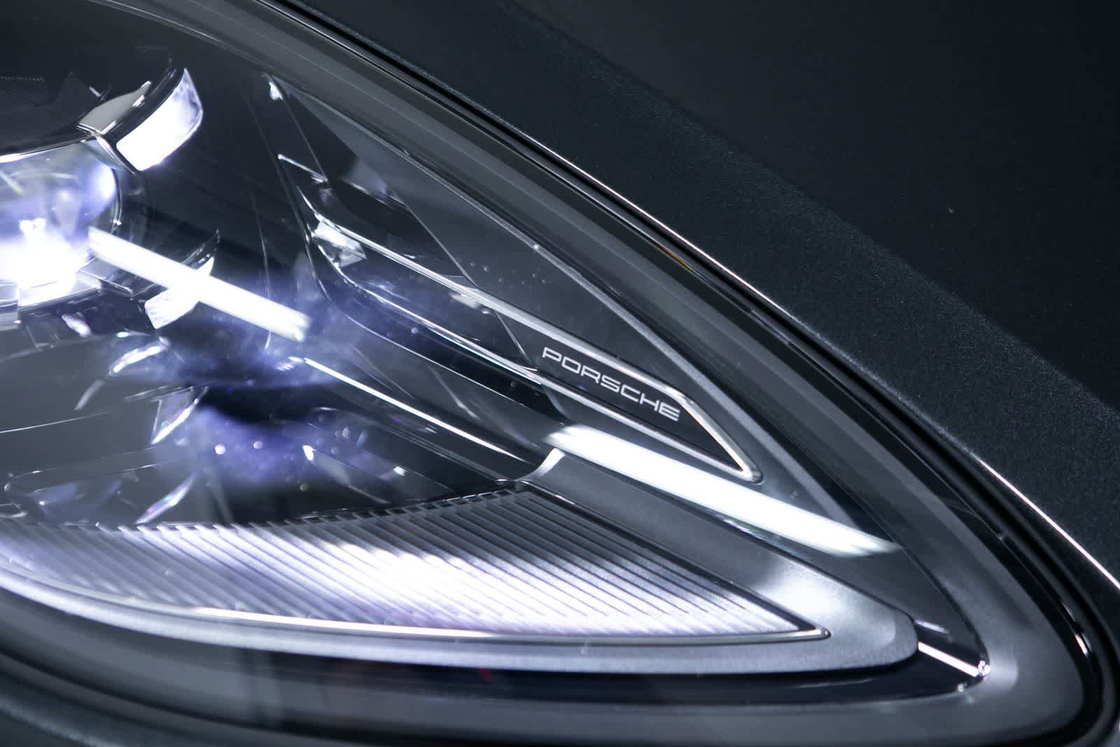 Certified 2026 Porsche Macan image 16