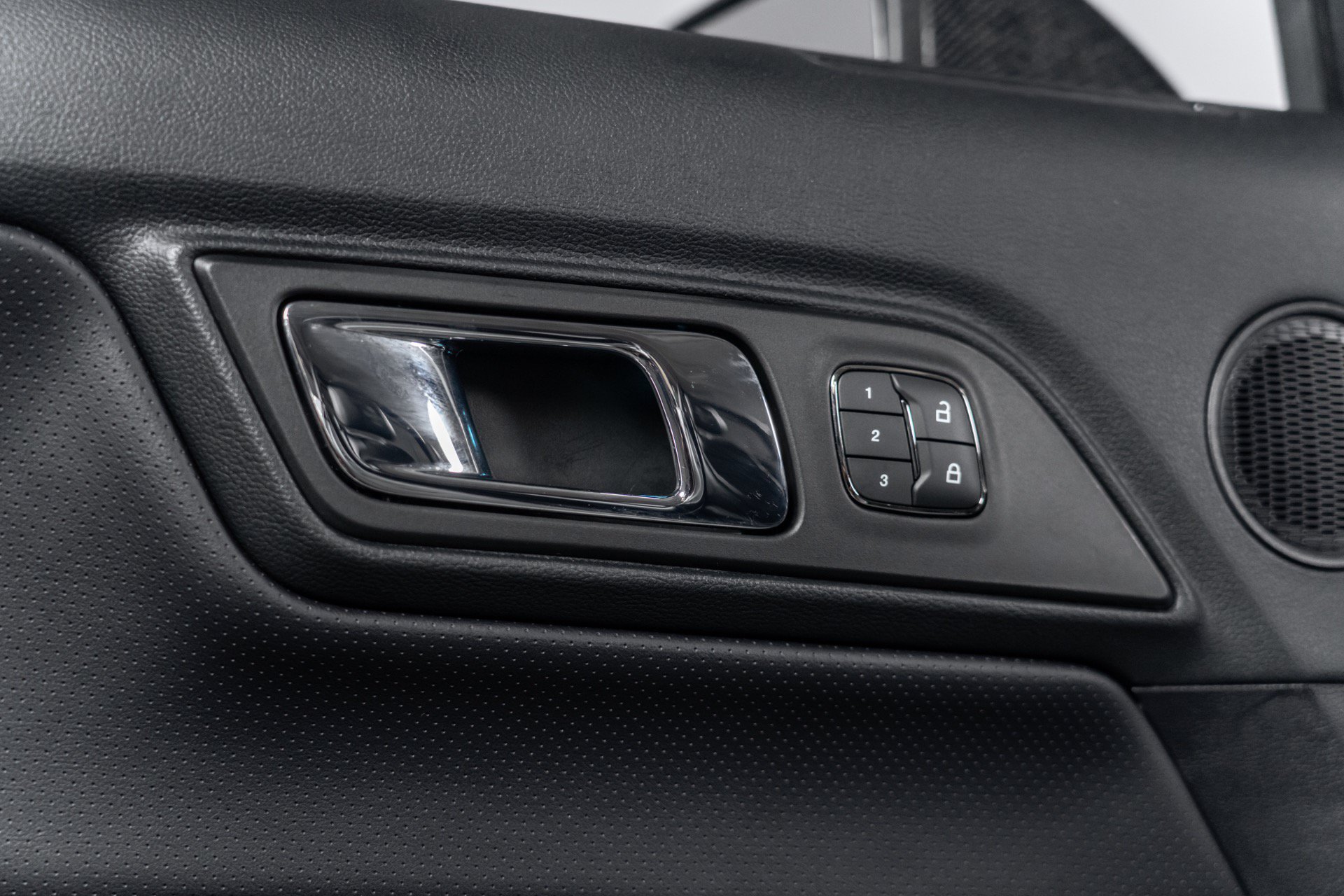 Used 2015 Ford Mustang GT Premium w/ Equipment Group 401A RWD image 27