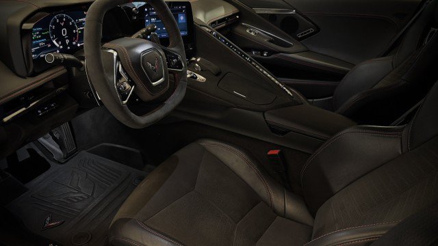 Used 2024 Chevrolet Corvette Stingray Premium Cpe w/ Z51 Performance Package RWD image 4