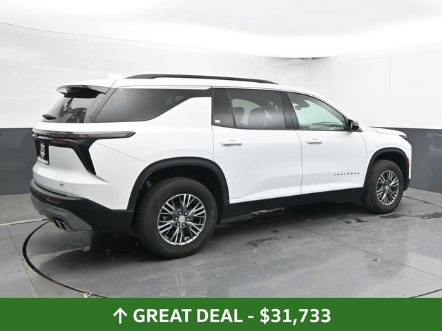 Used 2024 Chevrolet Traverse LT FWD image 2