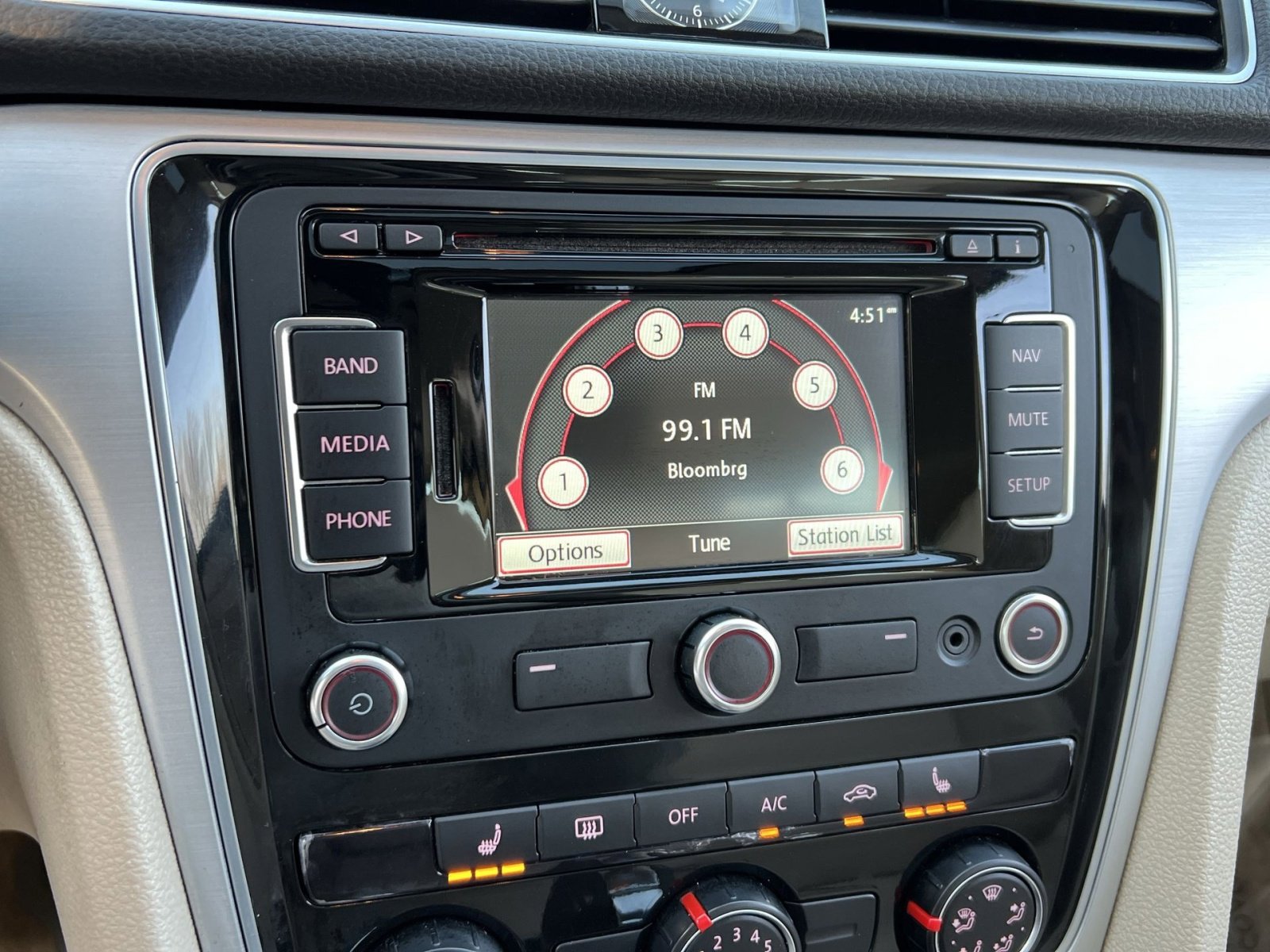 Used 2013 Volkswagen Passat 2.5 SE image 31