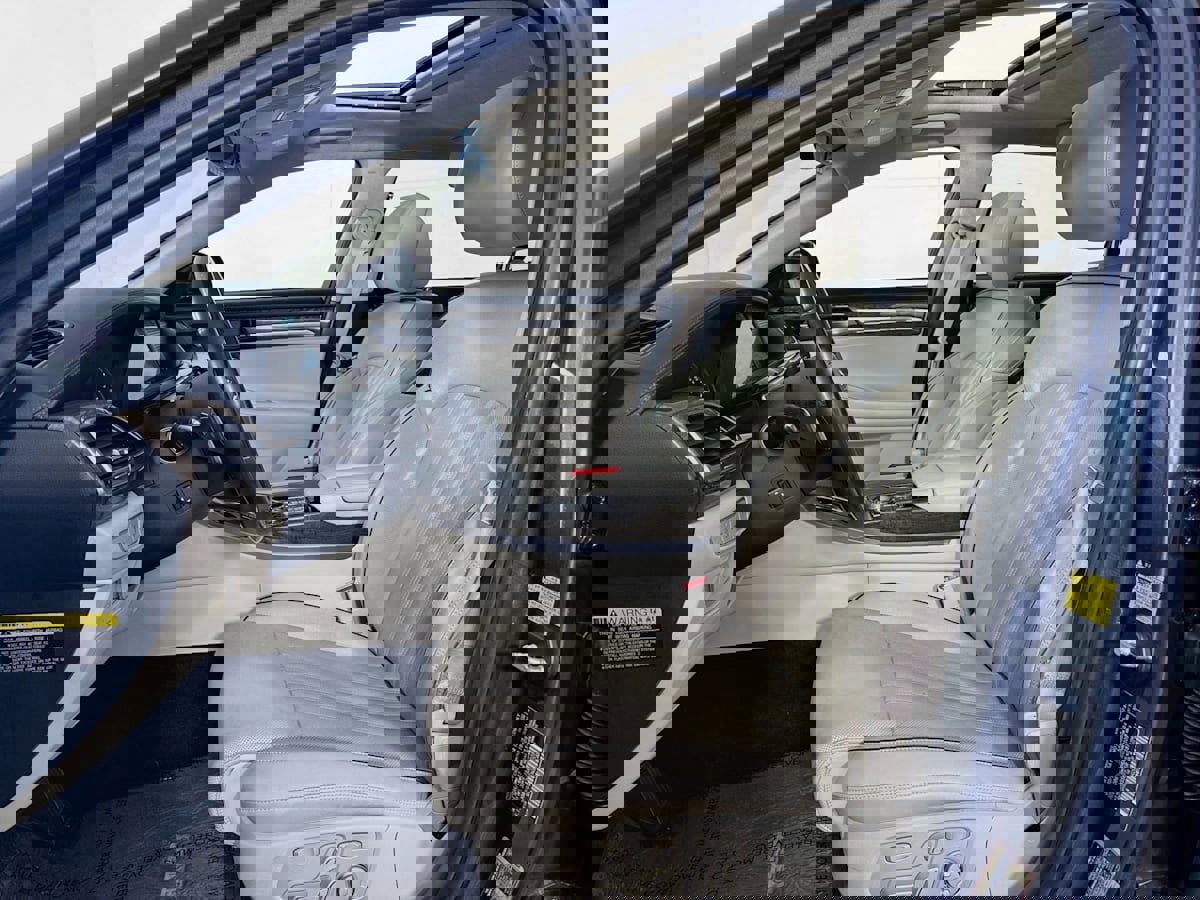 Used 2017 Genesis G90 5.0 Ultimate image 27