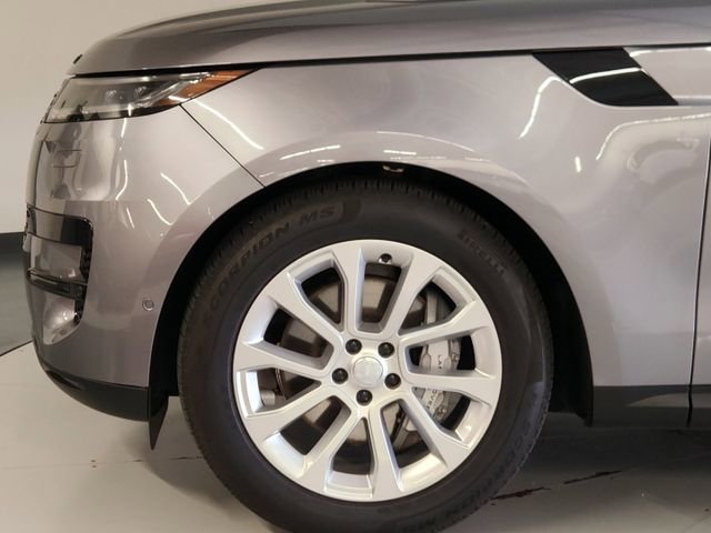 Used 2025 Land Rover Range Rover Sport SE image 11