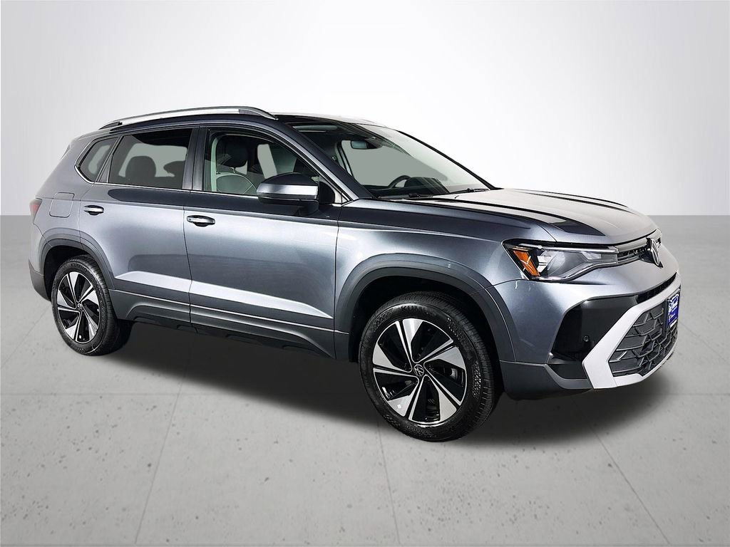 New 2025 Volkswagen Taos SE image 4