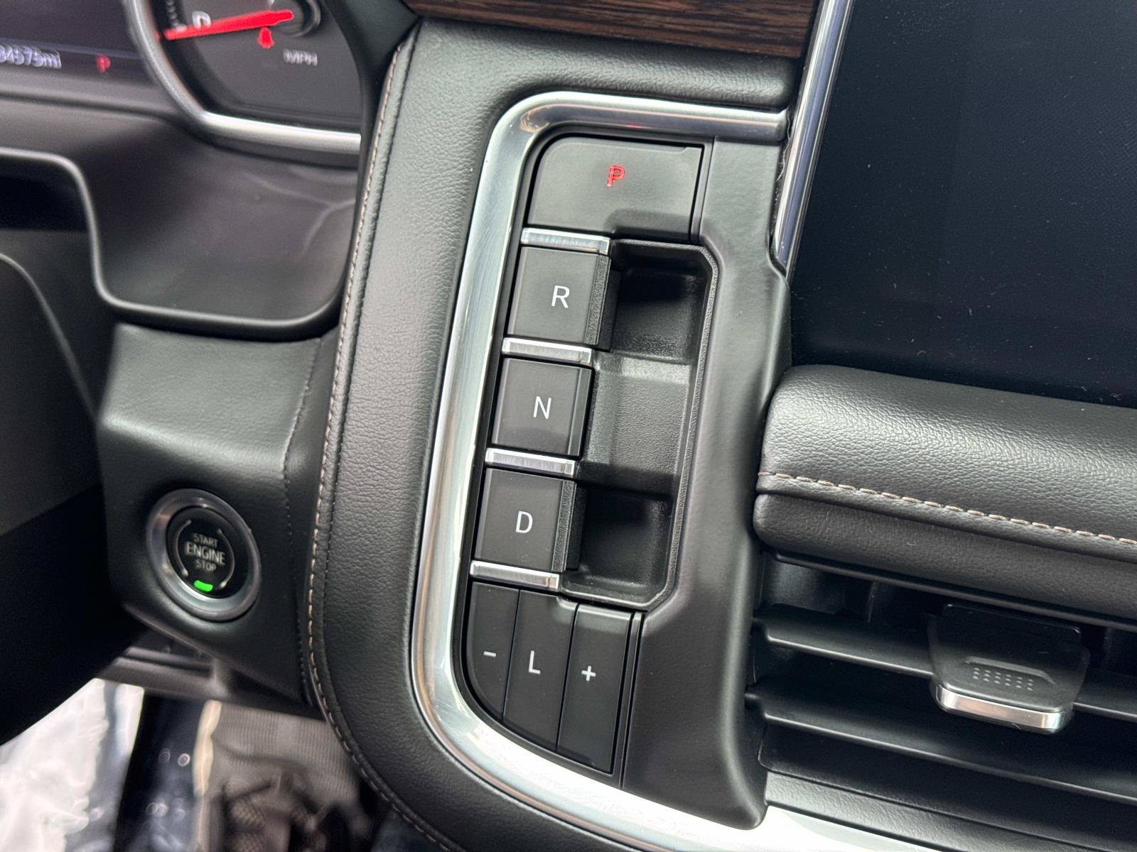 Used 2021 Chevrolet Suburban High Country RWD image 17