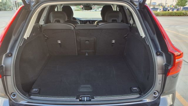 Used 2023 Volvo XC60 B5 Plus image 10