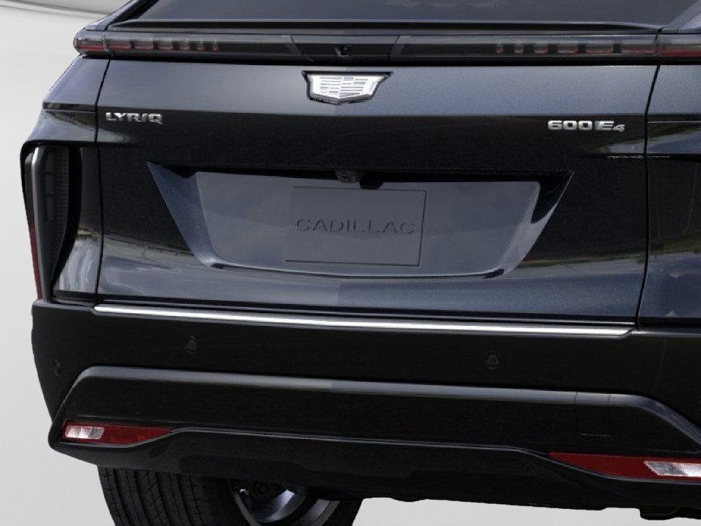New 2026 Cadillac Lyriq Signature Luxury AWD/4WD image 14