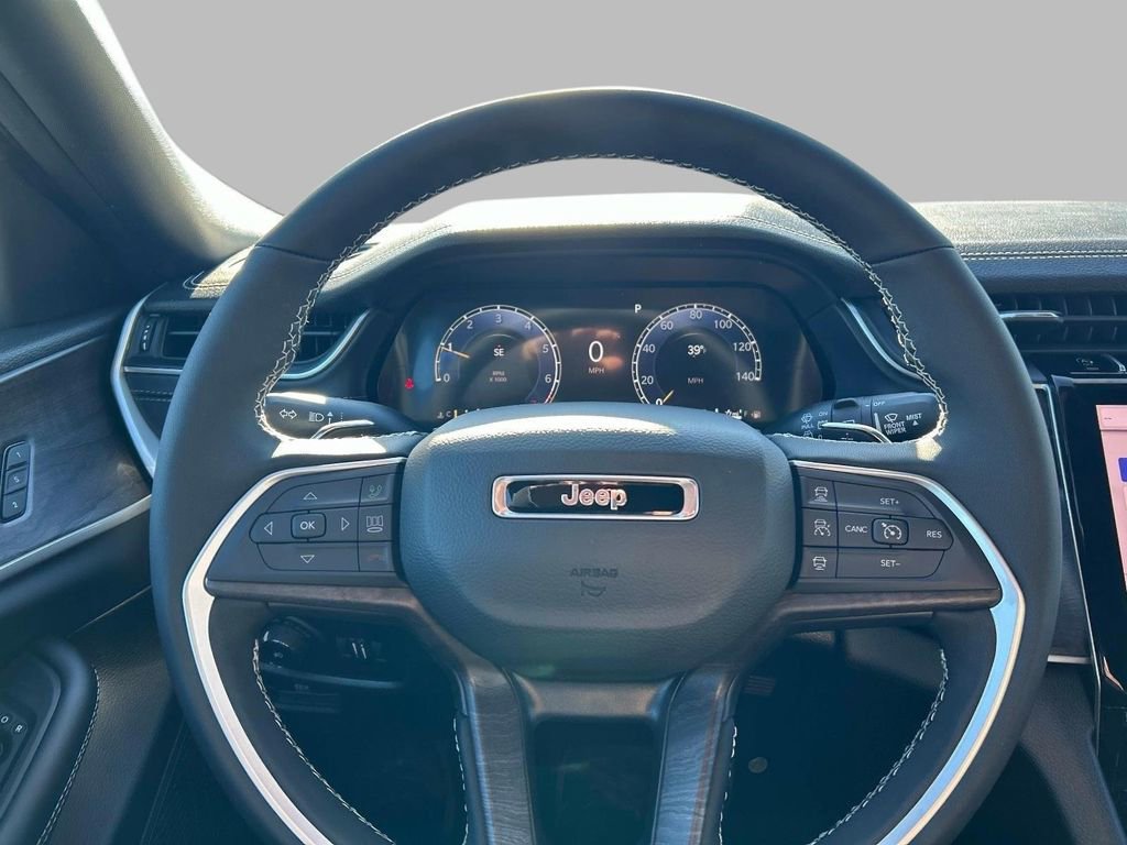 New 2025 Jeep Grand Cherokee Limited image 8