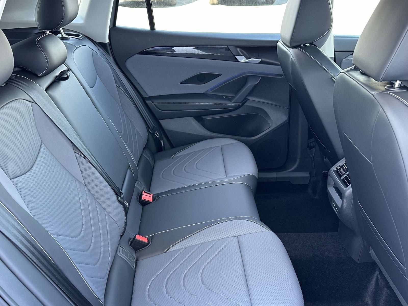 New 2026 Volkswagen Tiguan SE AWD/4WD image 15