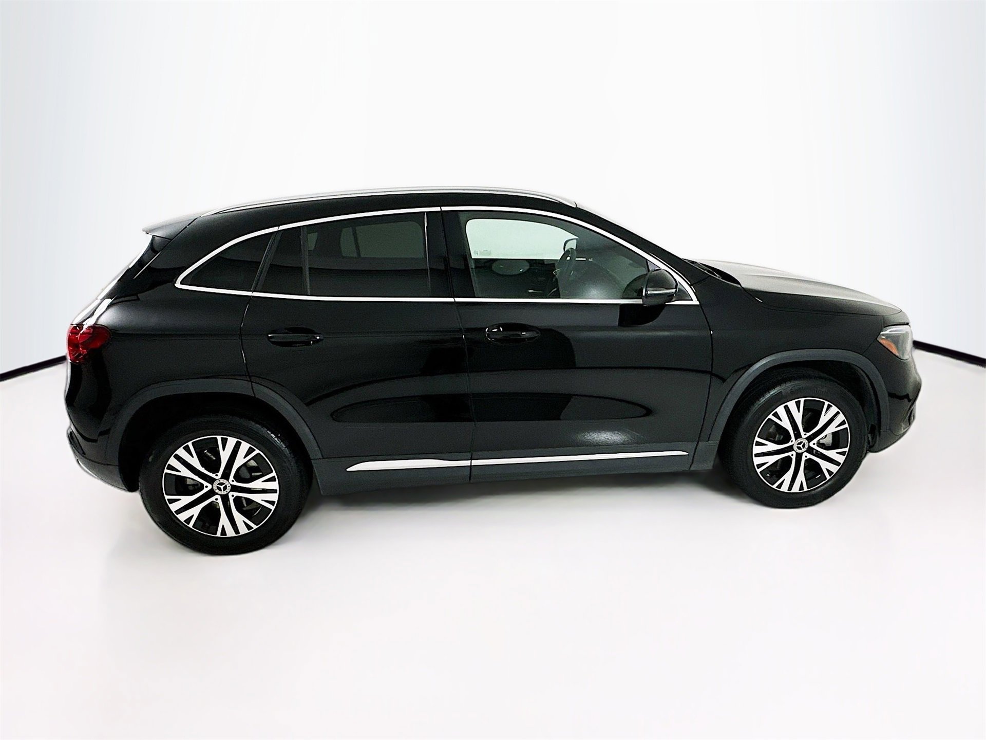 Used 2025 Mercedes-Benz GLA 250 image 9