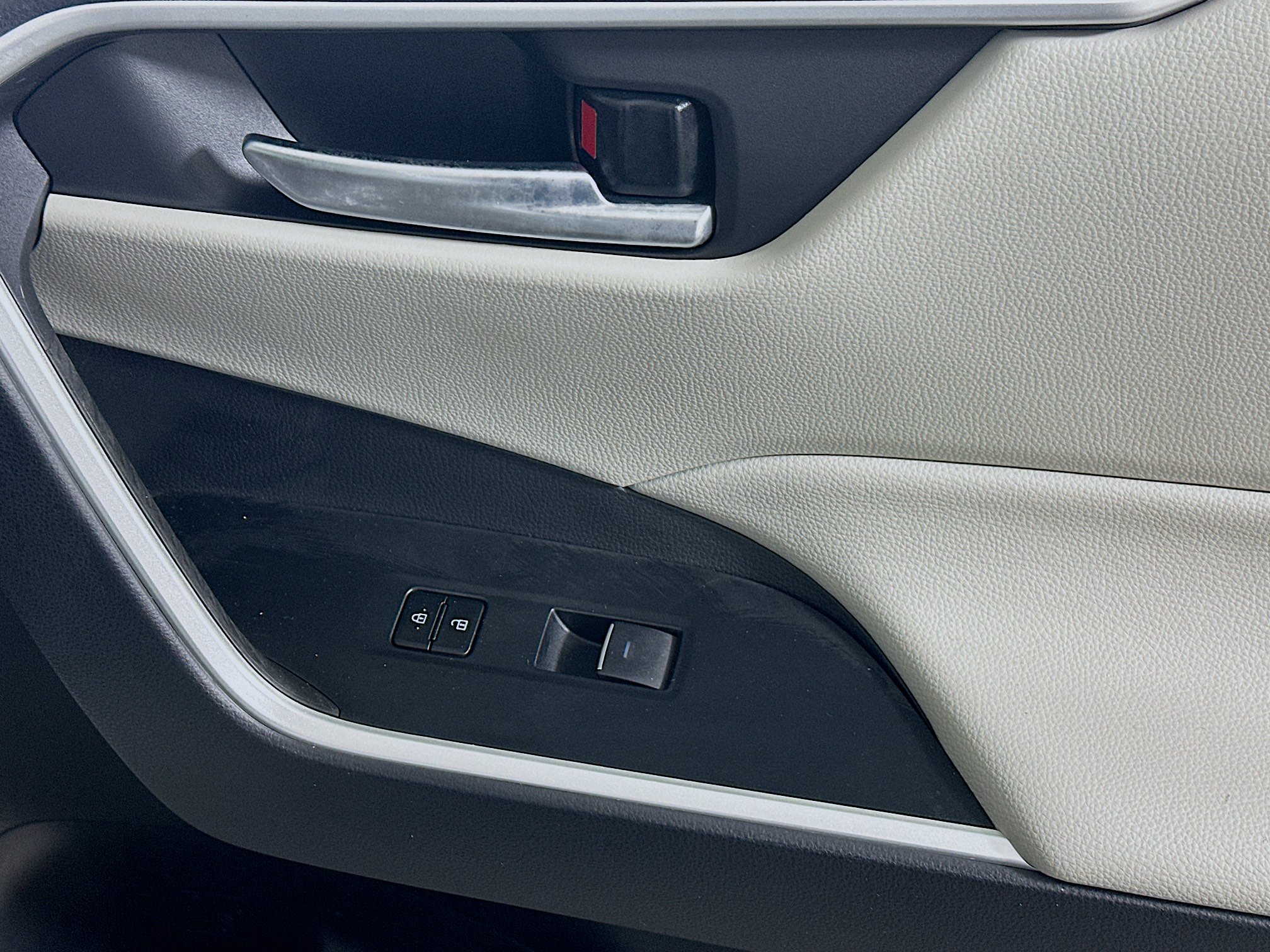 Used 2024 Toyota RAV4 XLE Premium w/ Weather Package FWD image 29