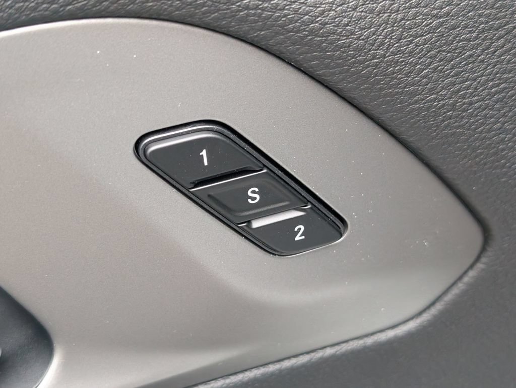 New 2027 Chrysler Pacifica Select FWD image 10
