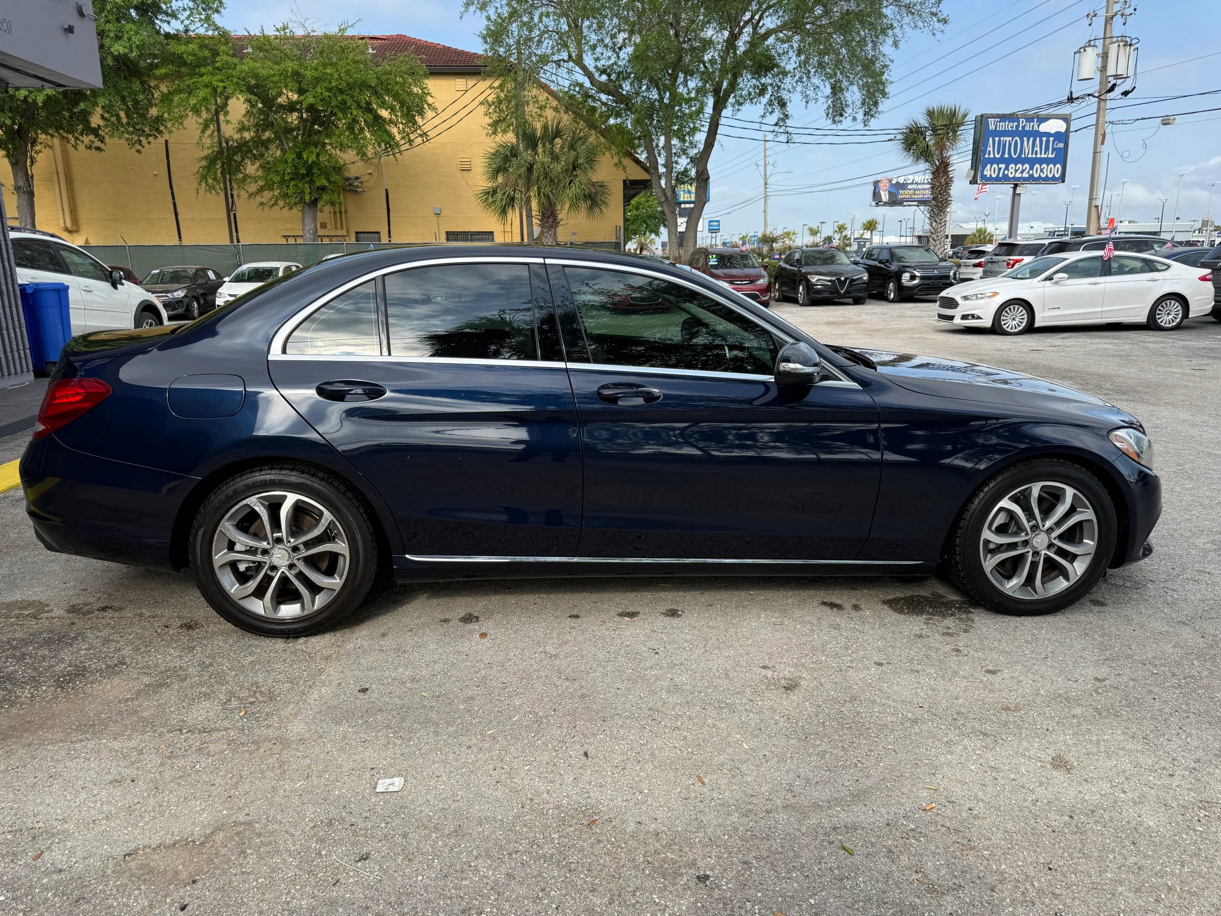 Used 2015 Mercedes-Benz C 300 Sedan image 4