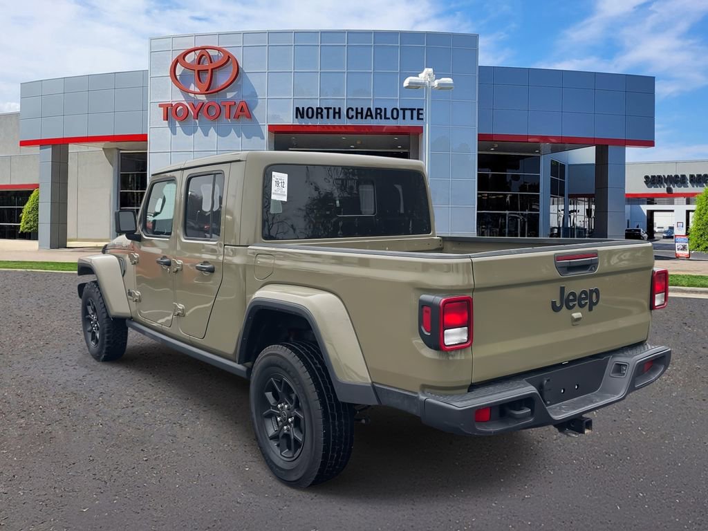 Used 2025 Jeep Gladiator Sport image 8