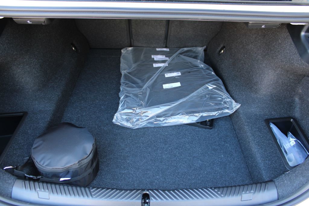 New 2026 BMW 530i xDrive w/ M Sport Package image 25