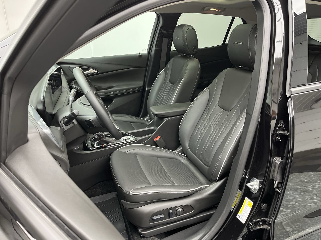 Used 2026 Buick Encore GX Avenir w/ Avenir Technology Package AWD/4WD image 9