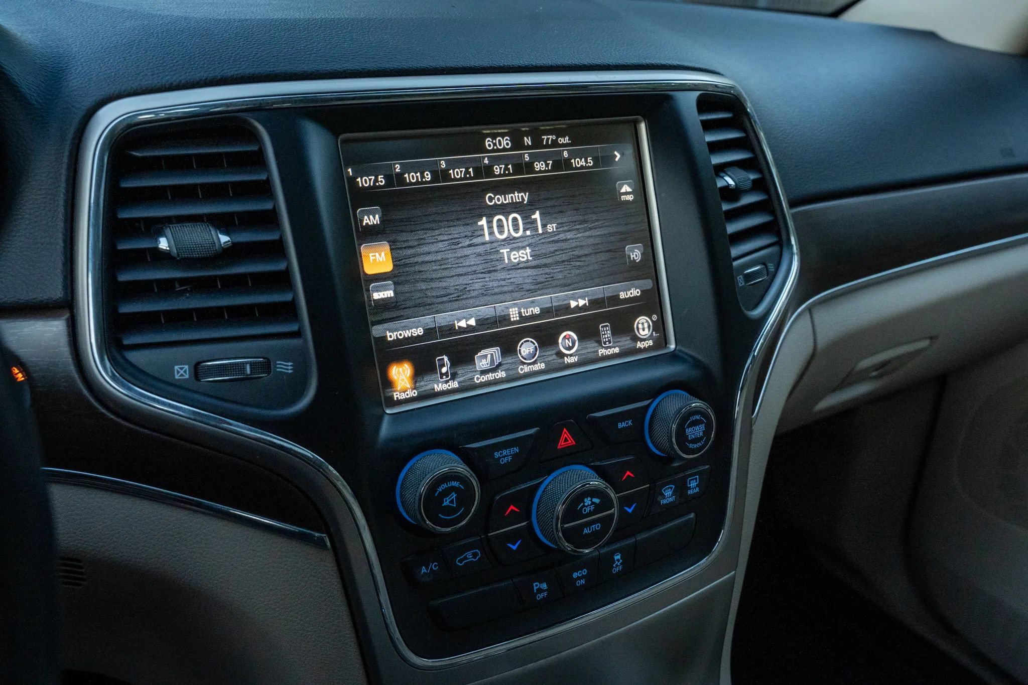 Used 2015 Jeep Grand Cherokee Limited AWD/4WD image 20