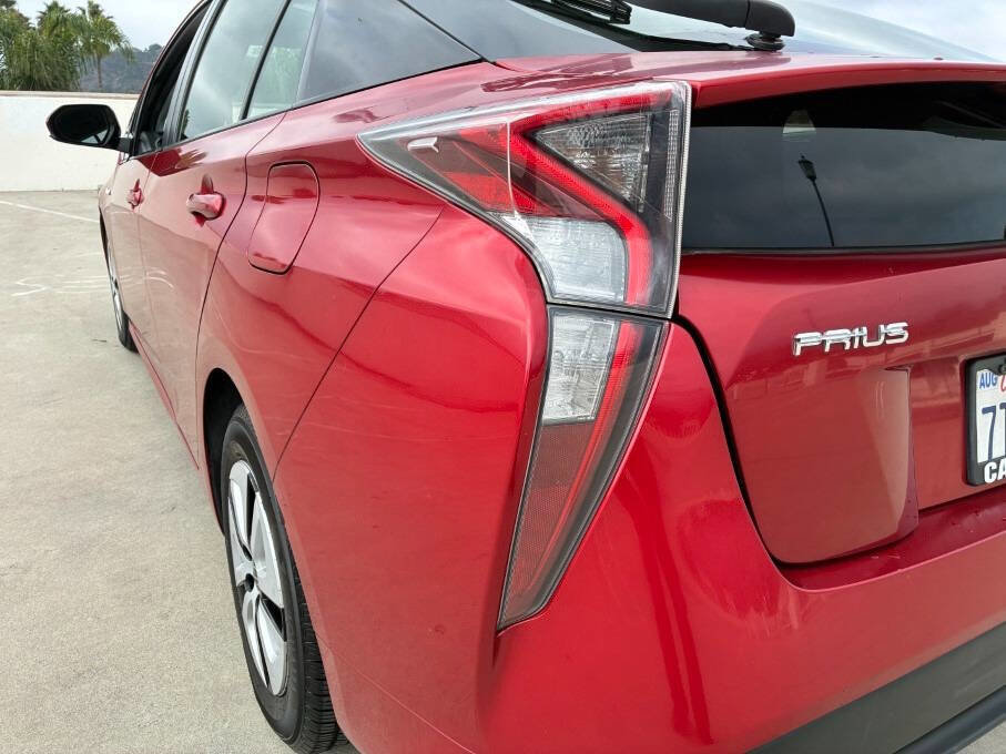 Used 2016 Toyota Prius Three Touring image 17
