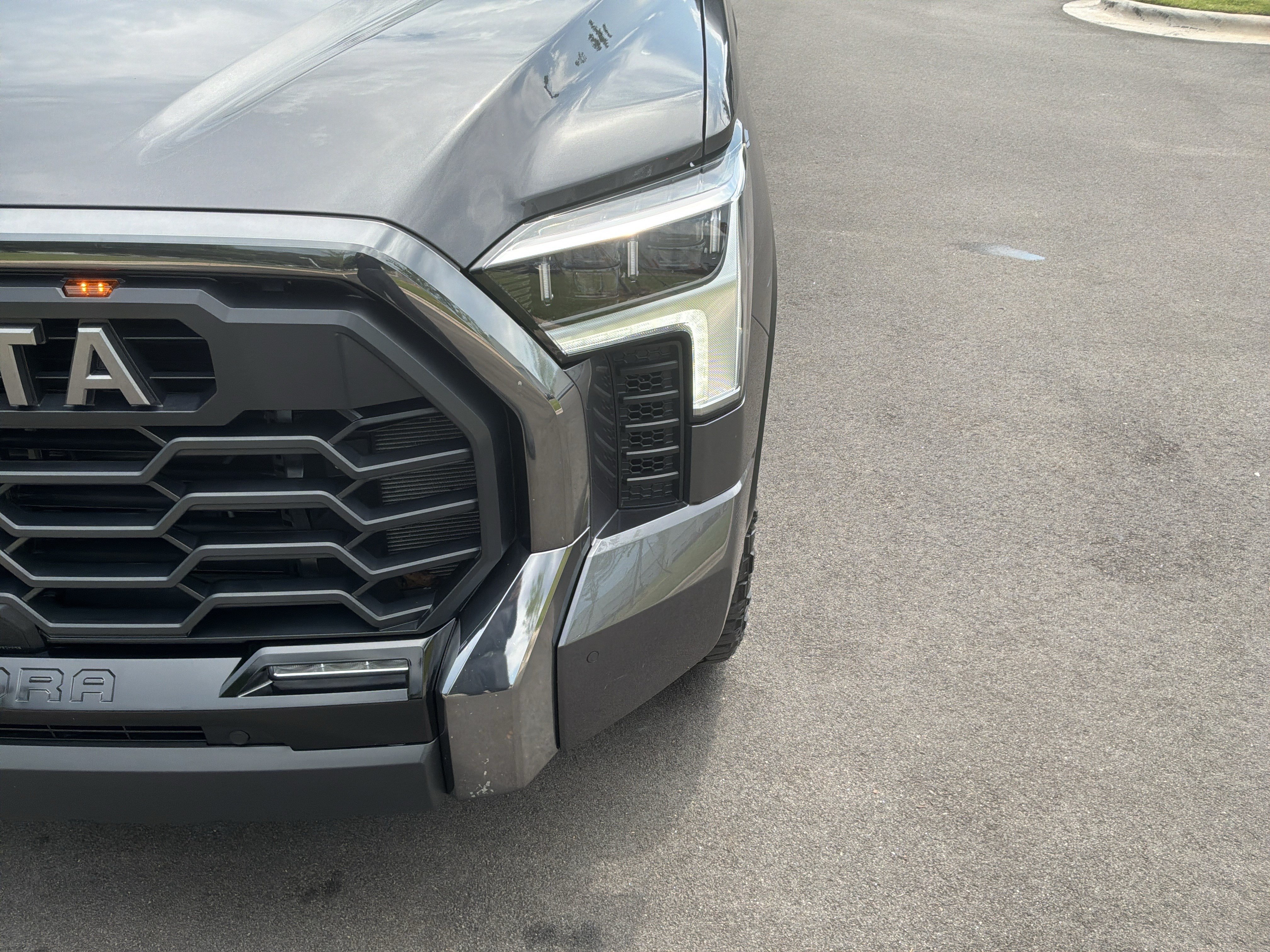 Used 2024 Toyota Tundra Platinum w/ TRD Off-Road Package AWD/4WD image 6