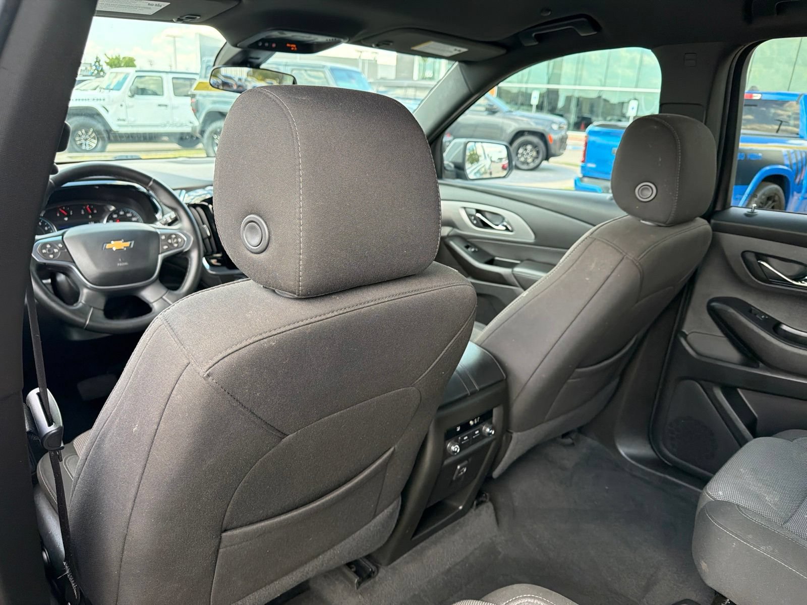 Used 2023 Chevrolet Traverse LT FWD image 16
