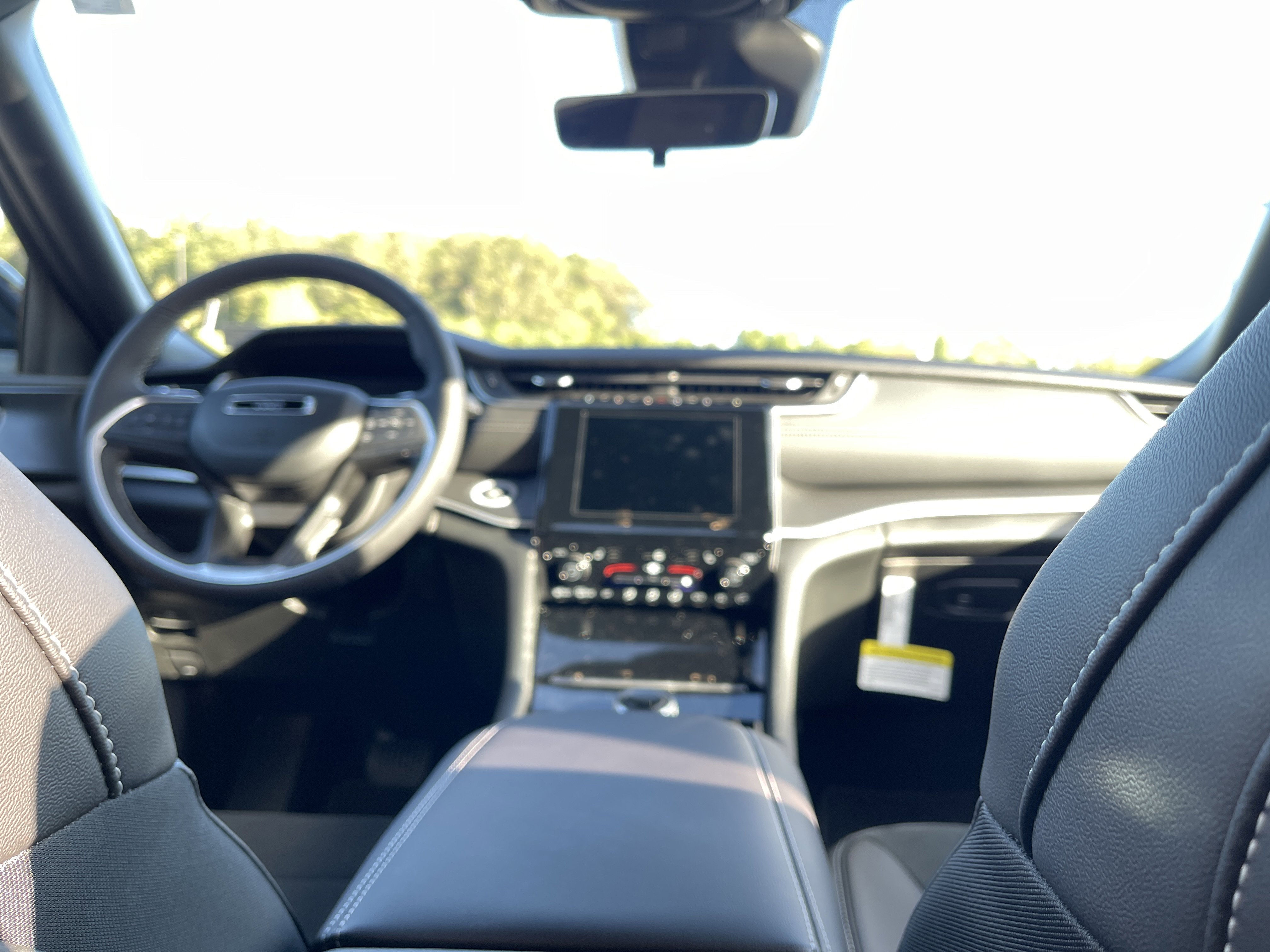 New 2025 Jeep Grand Cherokee Altitude image 14
