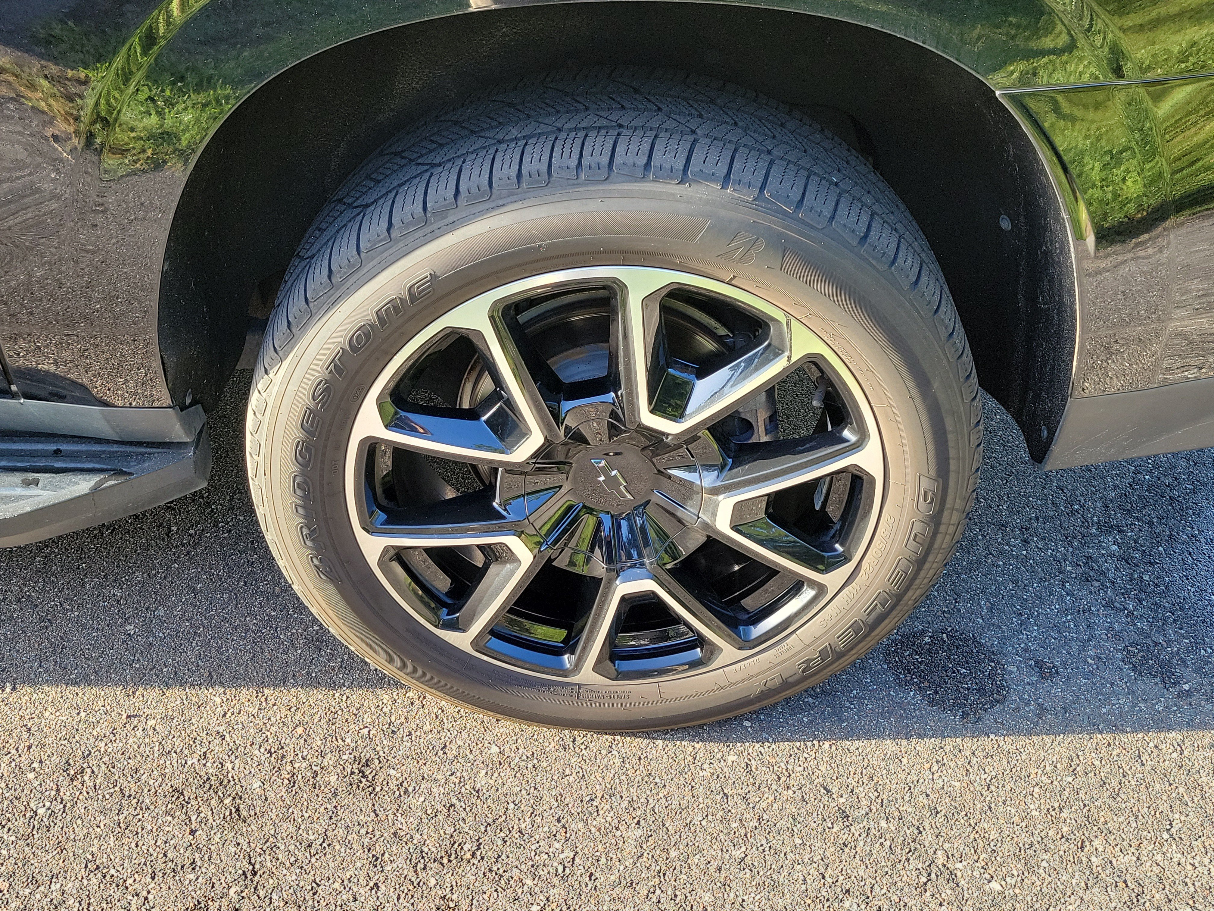 Used 2023 Chevrolet Suburban RST RWD image 36